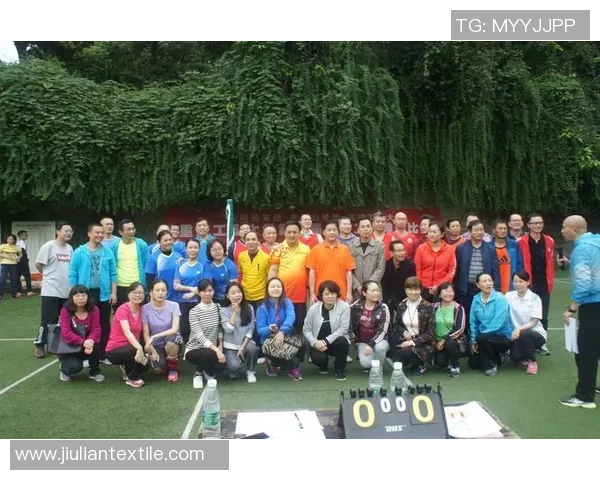 上海排球队团队协作深度解析与其他球队的对比研究 上海排球队团队协作深度解析与其他球队的对比研究