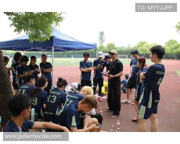 杭州飞盘队的节奏分析与战术得失探讨 杭州飞盘队的节奏分析与战术得失探讨