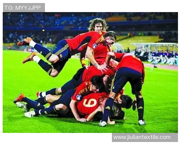 广州足球队的辉煌征程与冠军赛背后的奋斗故事 广州足球队的辉煌征程与冠军赛背后的奋斗故事